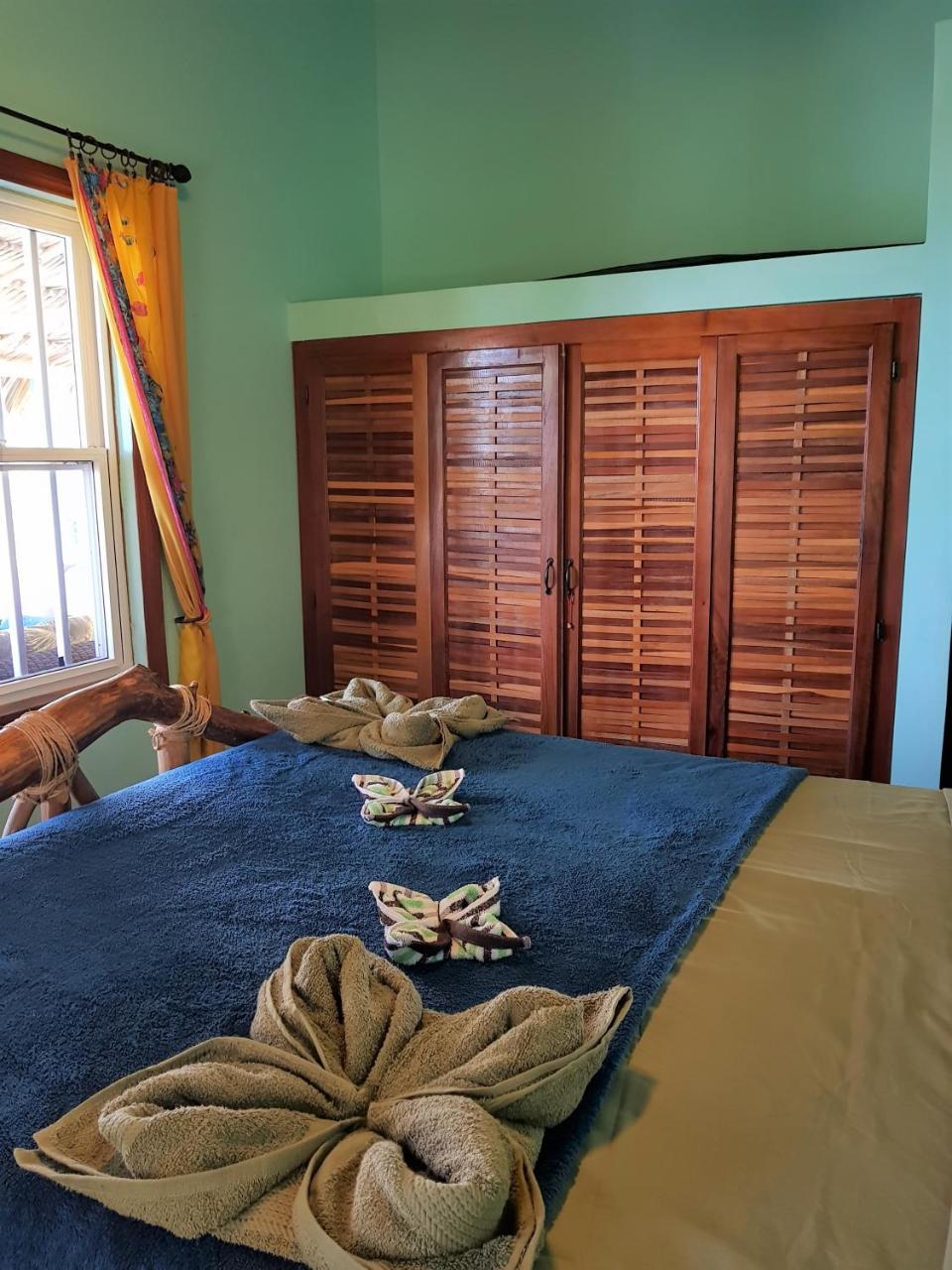 Slo-N-Ez Villa Terrace Caye Caulker Bagian luar foto