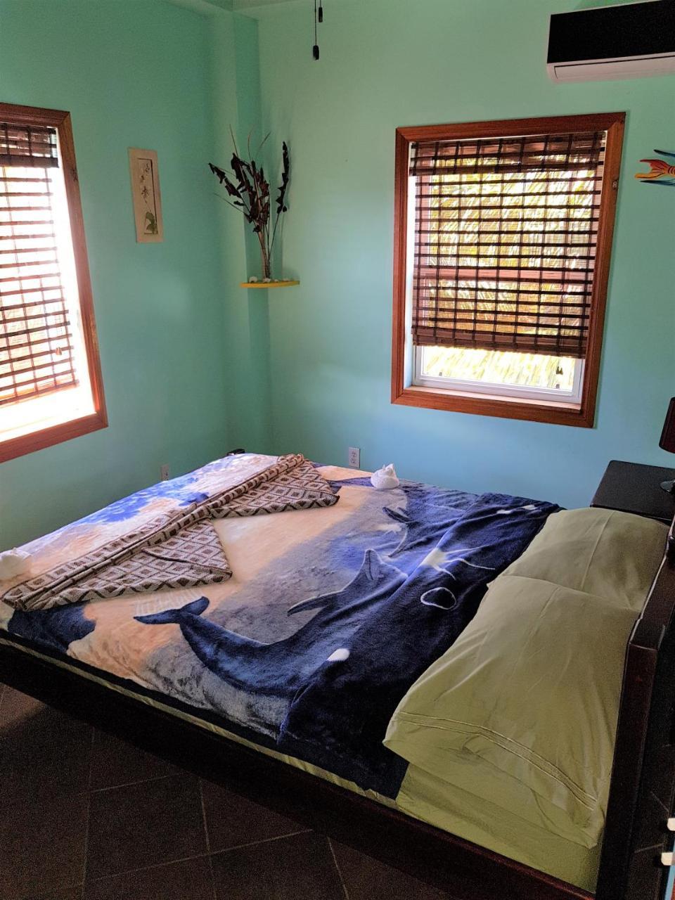 Slo-N-Ez Villa Terrace Caye Caulker Bagian luar foto